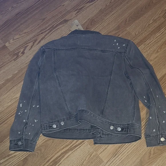 New Levi's lightly distressed paint splatter Gray denim Jean jacket size L - Picture 4 of 4